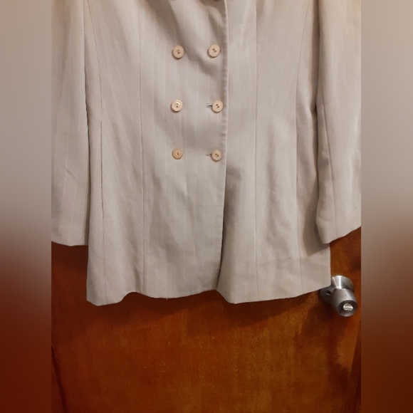 Dressbarn Women's Button Blazer - Picture 3 of 6